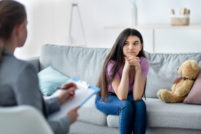 Certificación en TCC centrada en los jóvenes: reflexiones de la terapeuta Alana Adler, LCSW